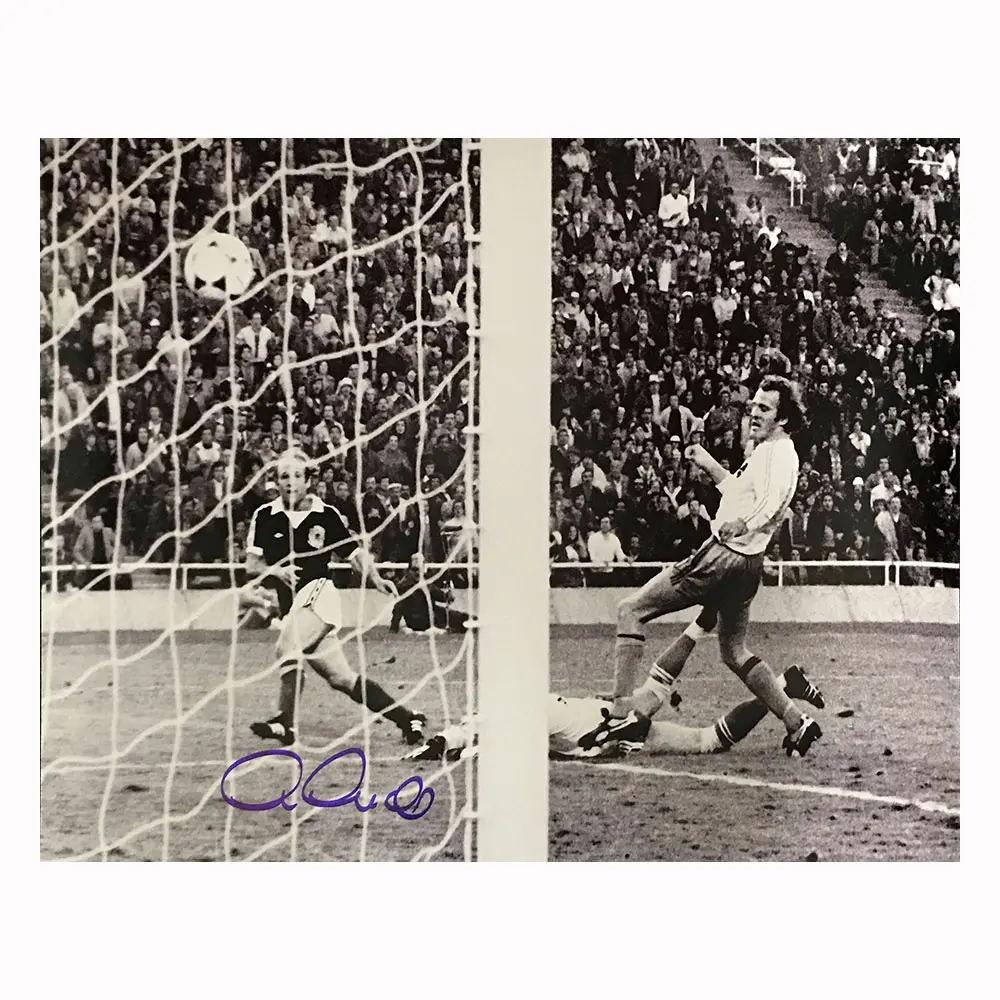 Archie Gemmill signed 1978 World Cup photo