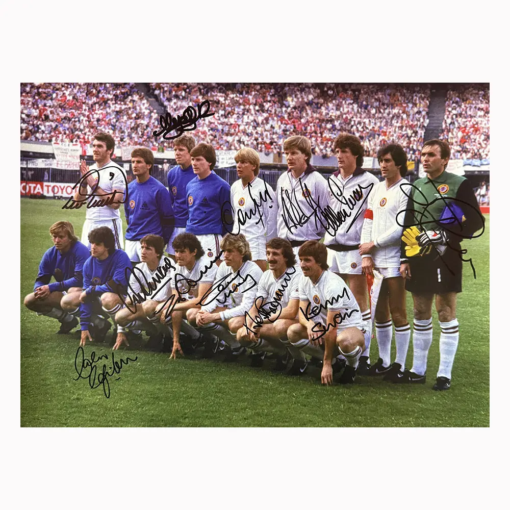 Aston Villa signed 1982 European Cup Final team photo signed by 7