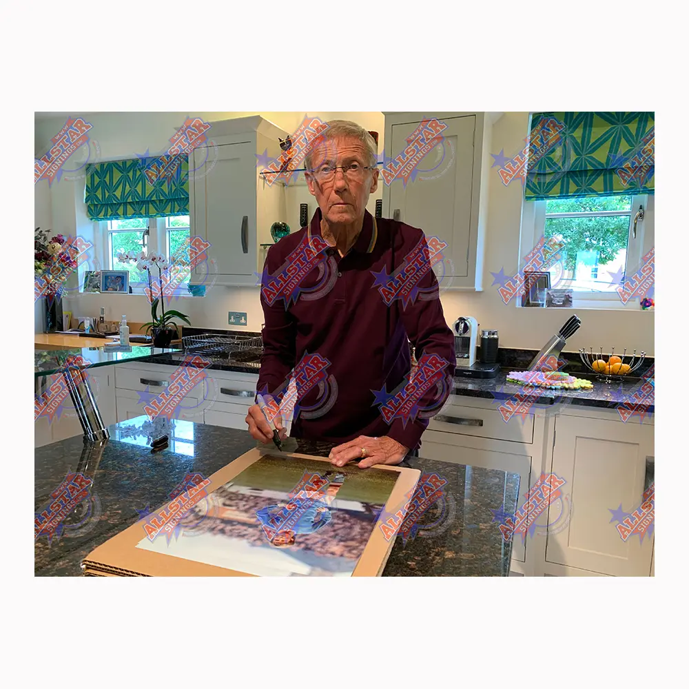 Colin Bell signed 16x12 photo