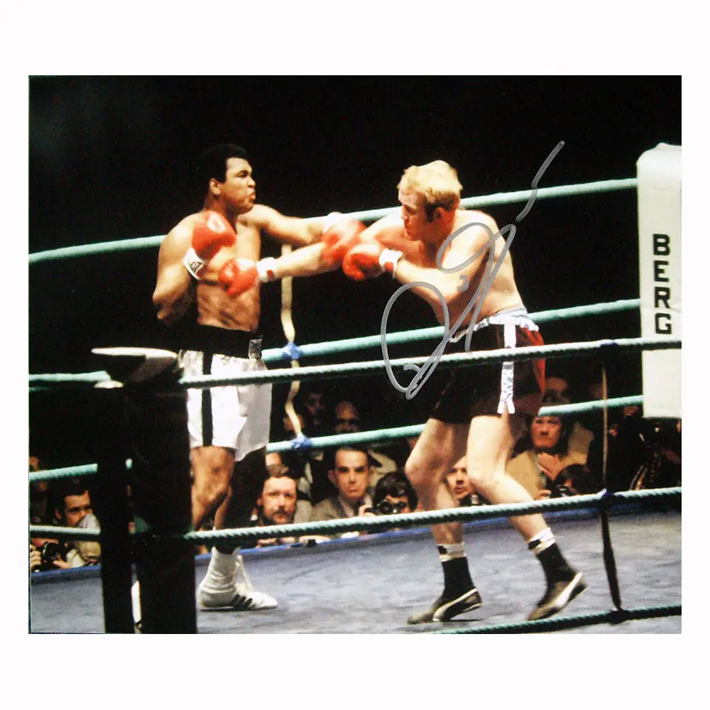 Richard Dunn signed 10x8 photo vs Muhammad Ali