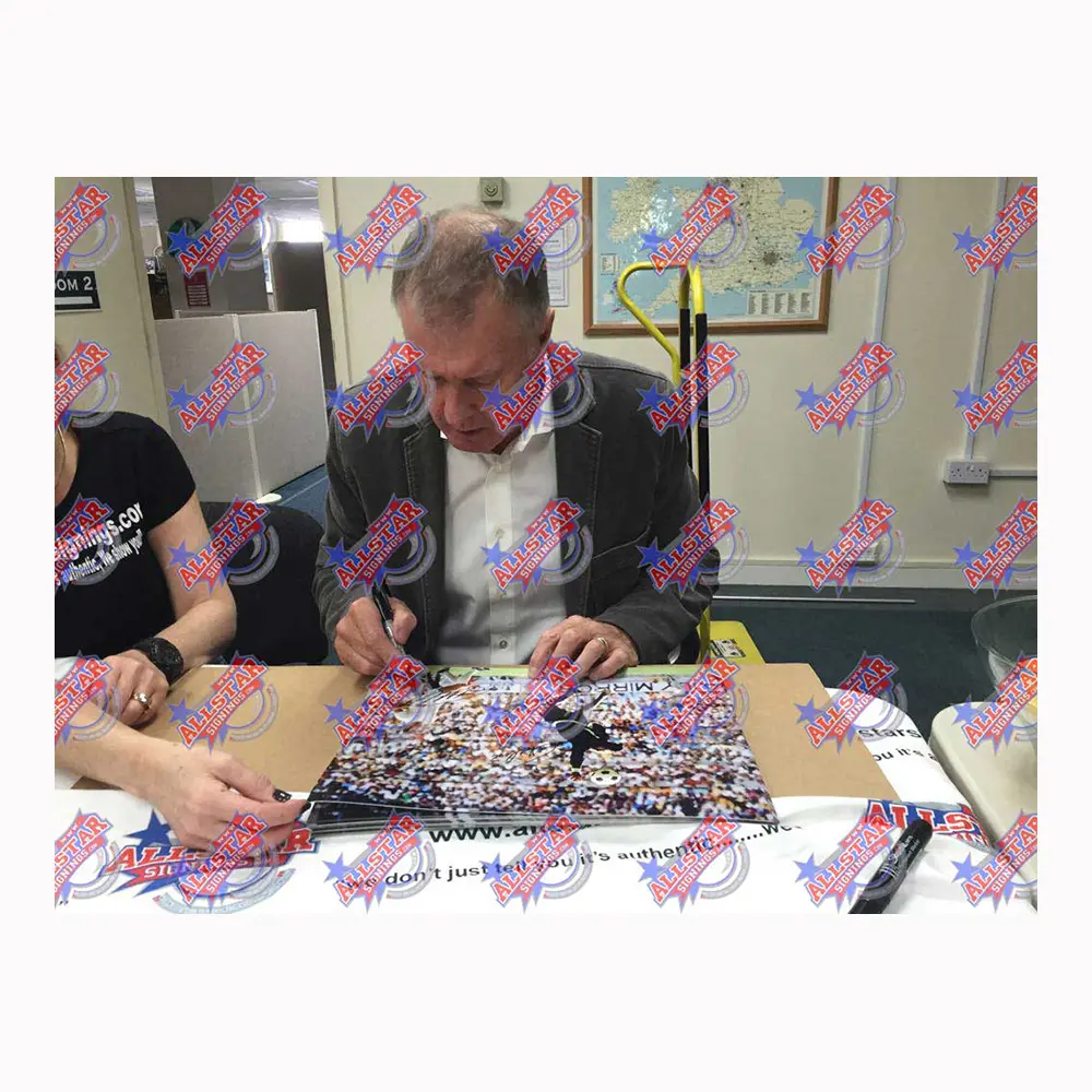 Geoff Hurst & Felix Dual signed 1970 World Cup photo