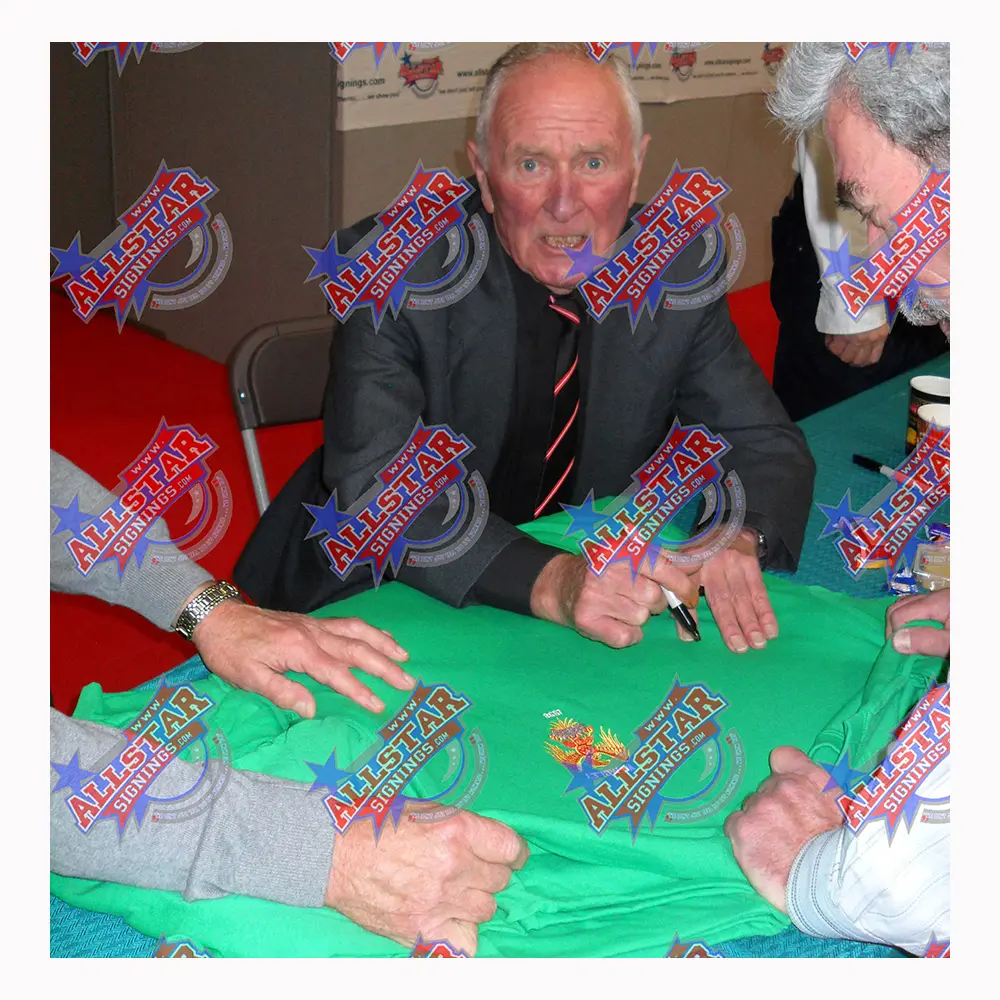 Harry Gregg signed 1958 FA Cup Final retro shirt.