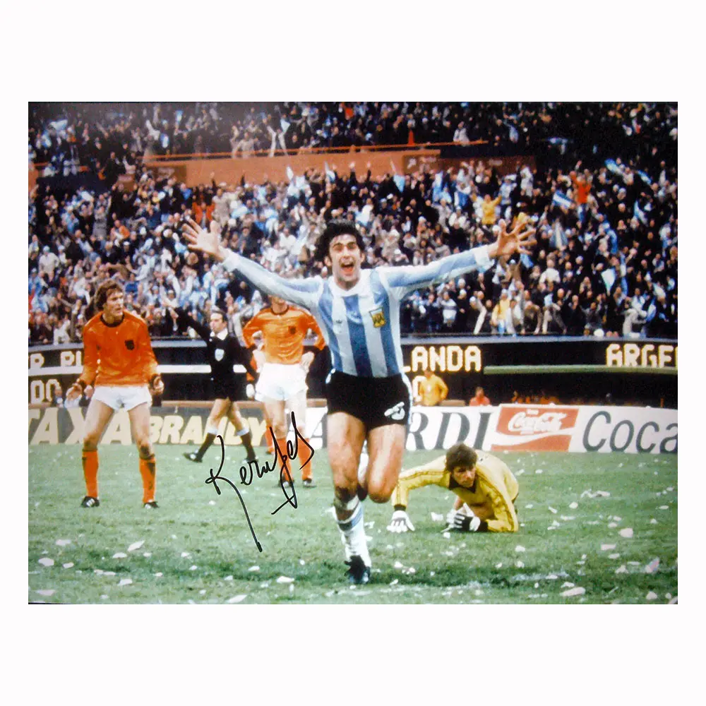 Mario Kempes signed 1978 World Cup Final photo