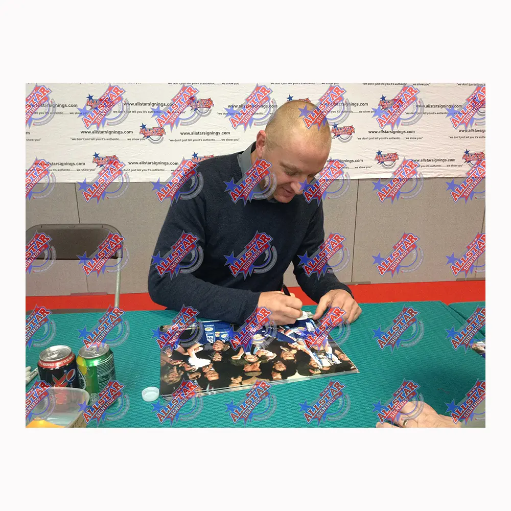 Matt Elliott signed 16x12 photo.