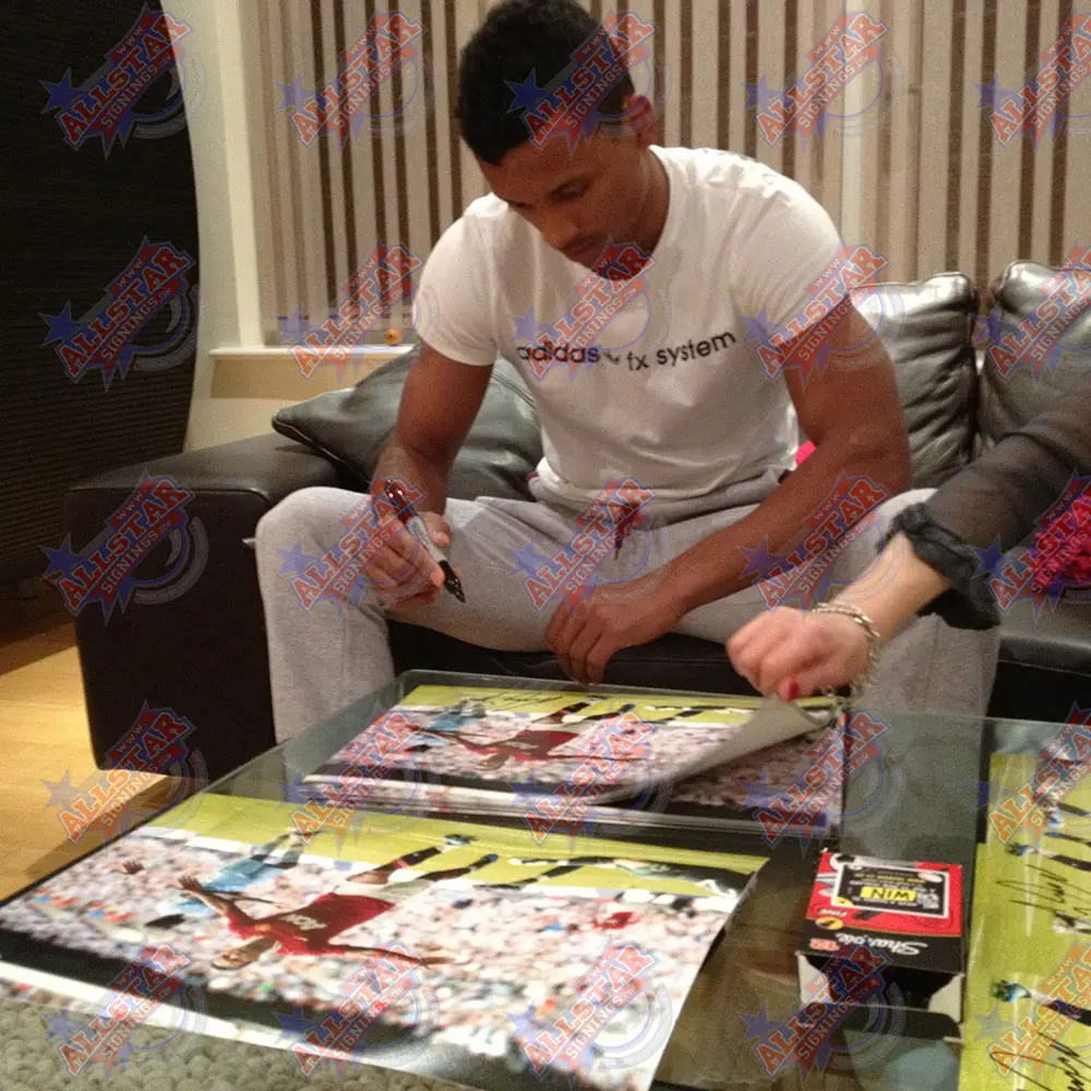 Nani signed Manchester United photo.