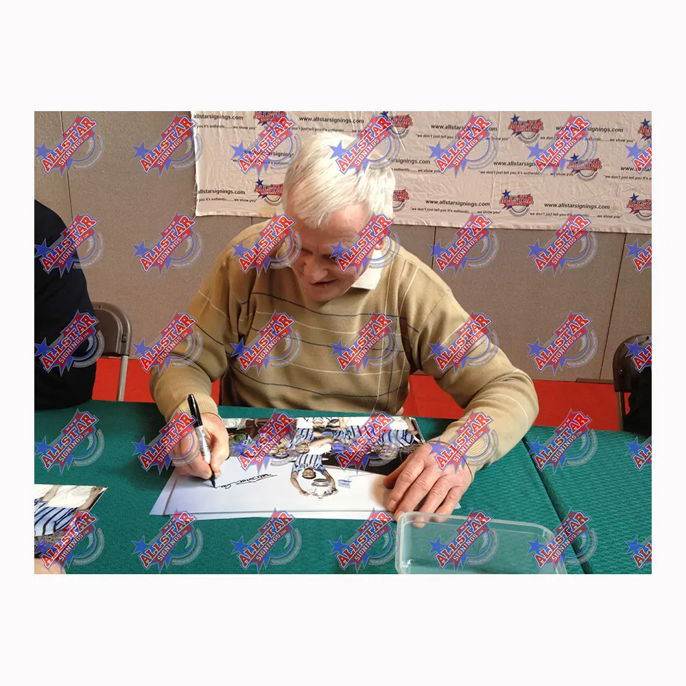 Peter McParland signed photo.