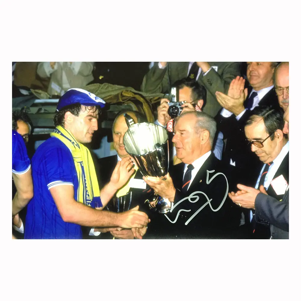 Kevin Ratcliffe signed Everton photo