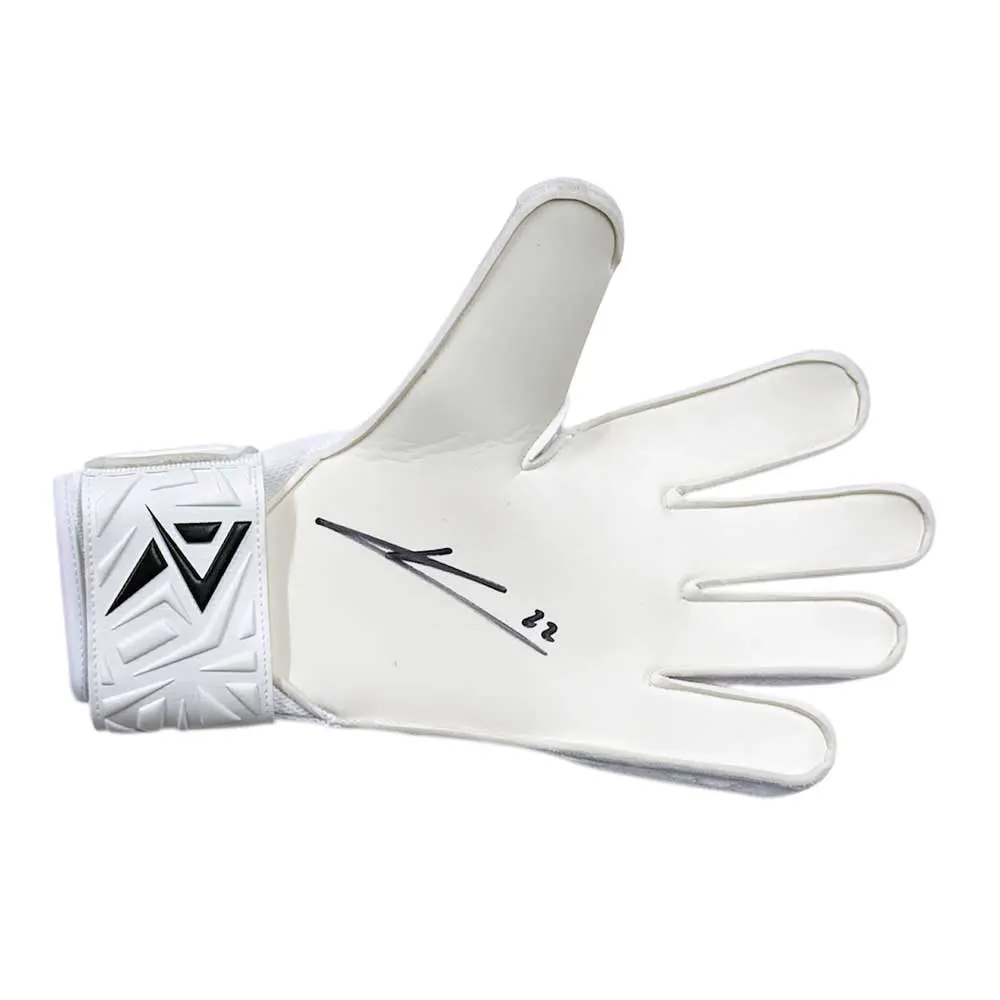 David Raya signed goalkeeper glove