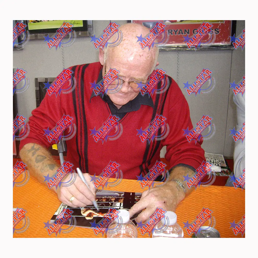 Richard Dunn signed 10x8 photo vs Muhammad Ali