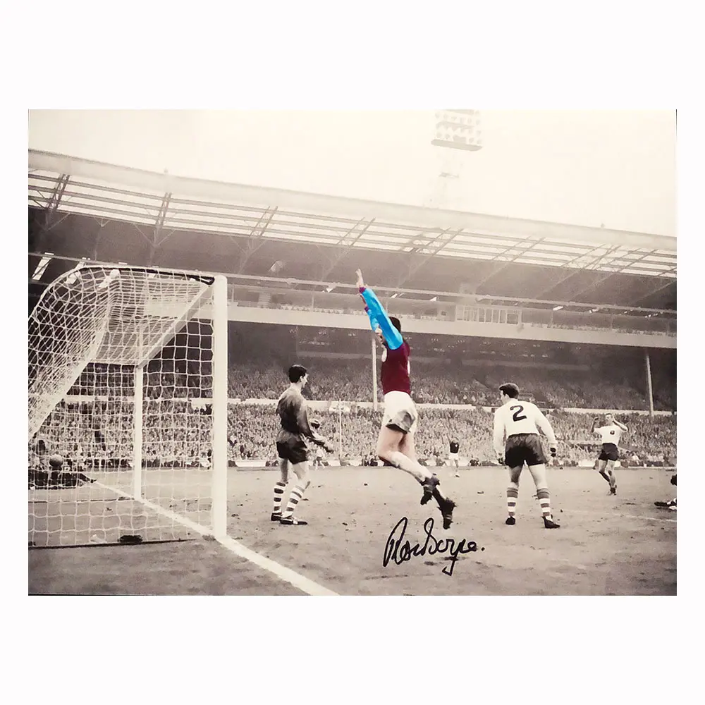 Ronnie Boyce signed 1964 FA Cup photo