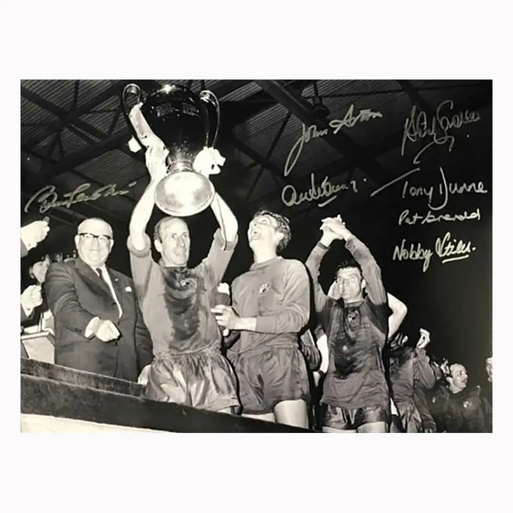 Manchester United 1968 European Cup Final photo signed by 7