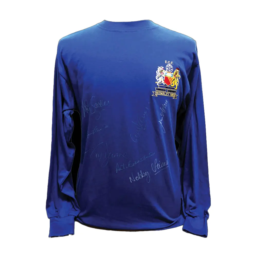 United 1968 European Cup Winners shirt signed by 7 (2)