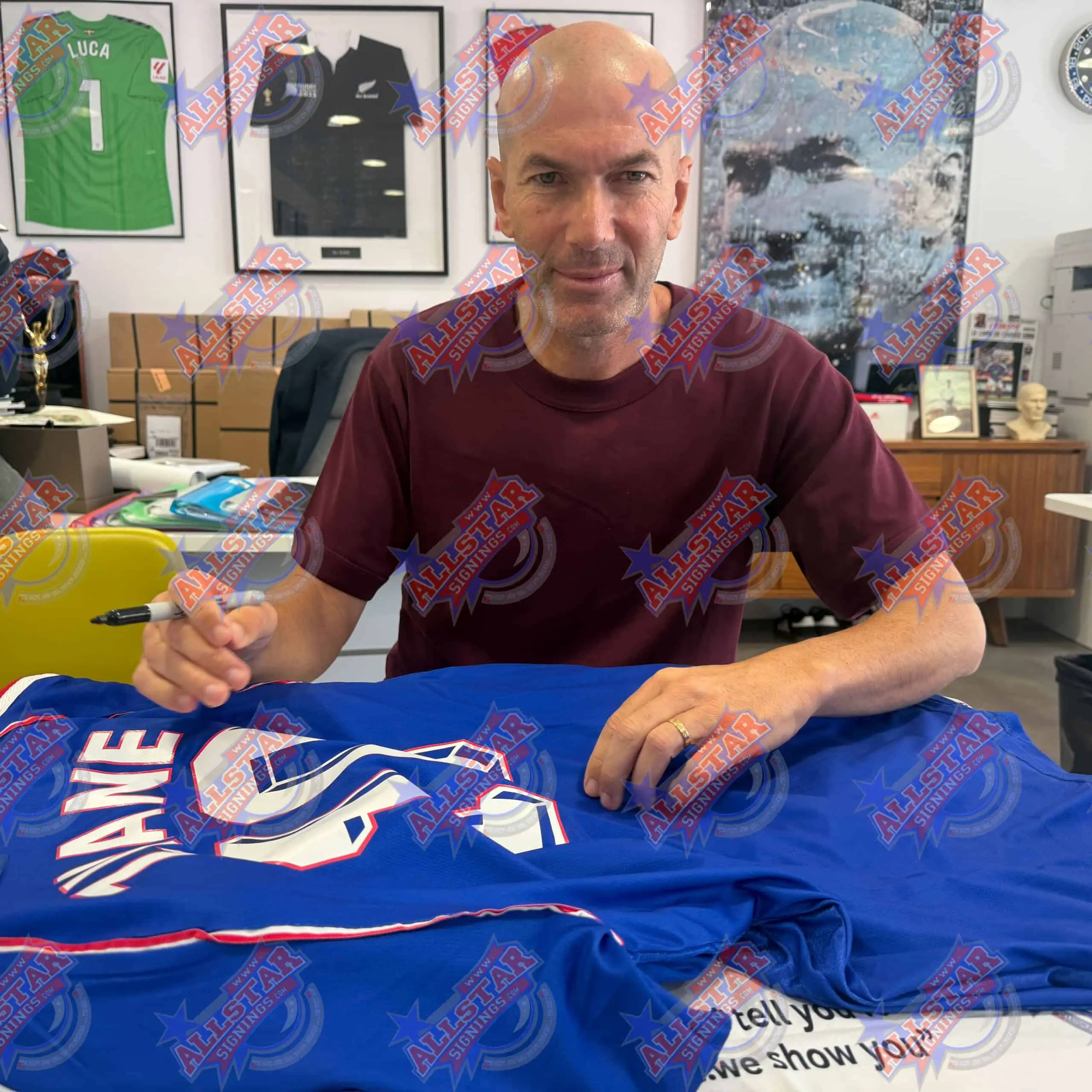 Framed Zinedine Zidane signed France 1998 shirt